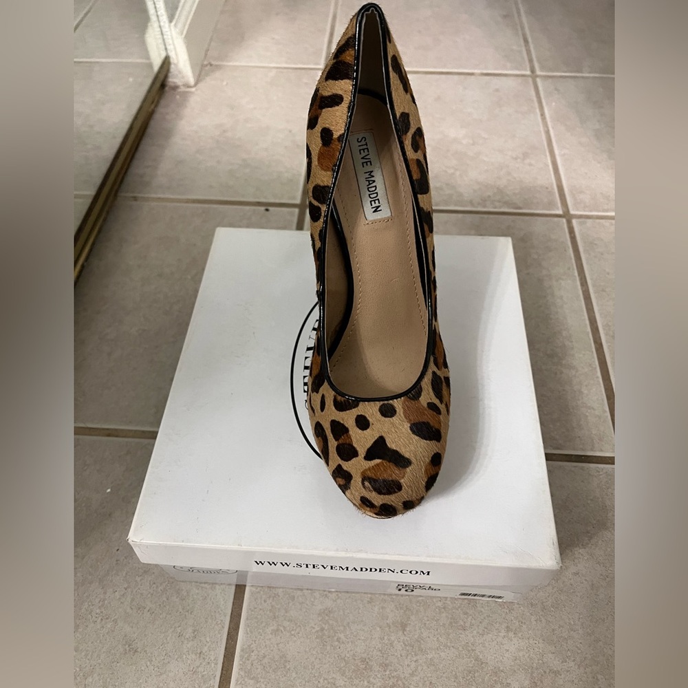 Steve Madden platform leopard print heels size 10. With box.